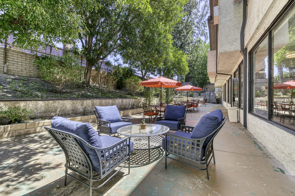 Northridge Valley Courtyard